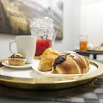 Vesu فندق مبيت وإفطار 2*