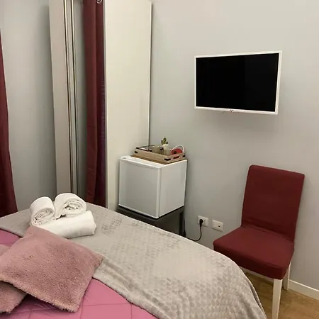 Vesu Nocleg ze śniadaniem 2*