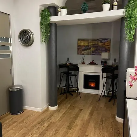 Vesu 2* נאפולי