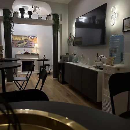 Vesu 住宿加早餐酒店 2*