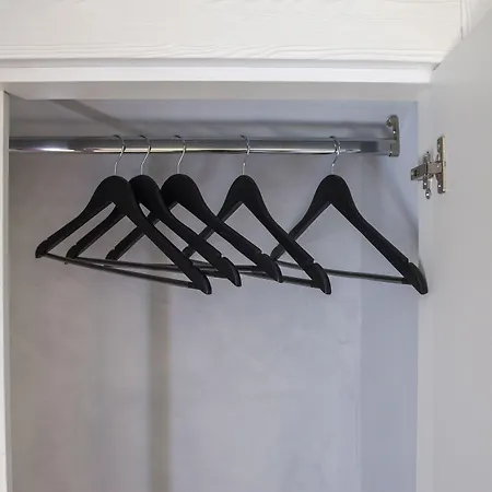 לינה וארוחת בוקר Vesu 2*